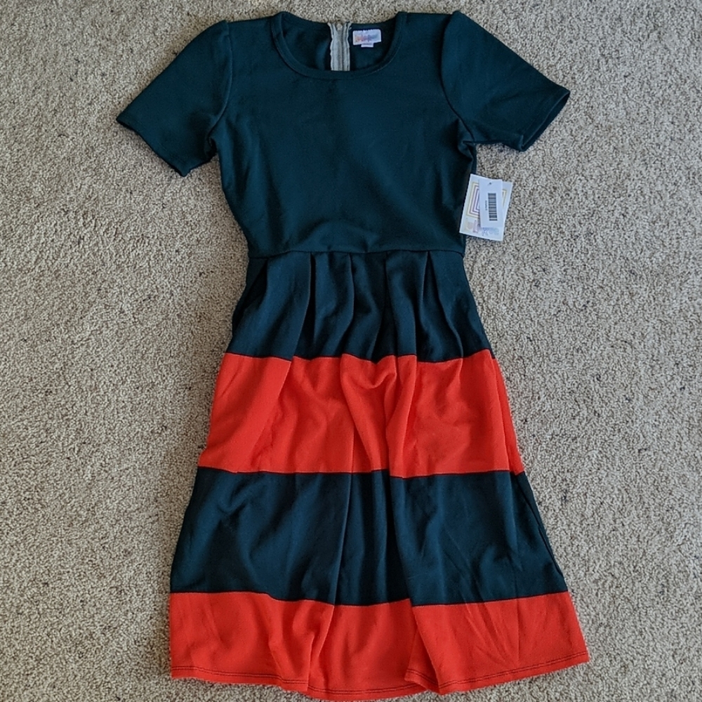 NWT Lularoe Amelia dress S - forest & poppy - cute